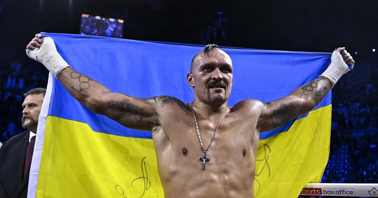 Ustanite i naklonite se Oleksandru Usyku! Ukrajinac je apsolutni svjetski prvak u teškoj kategoriji!