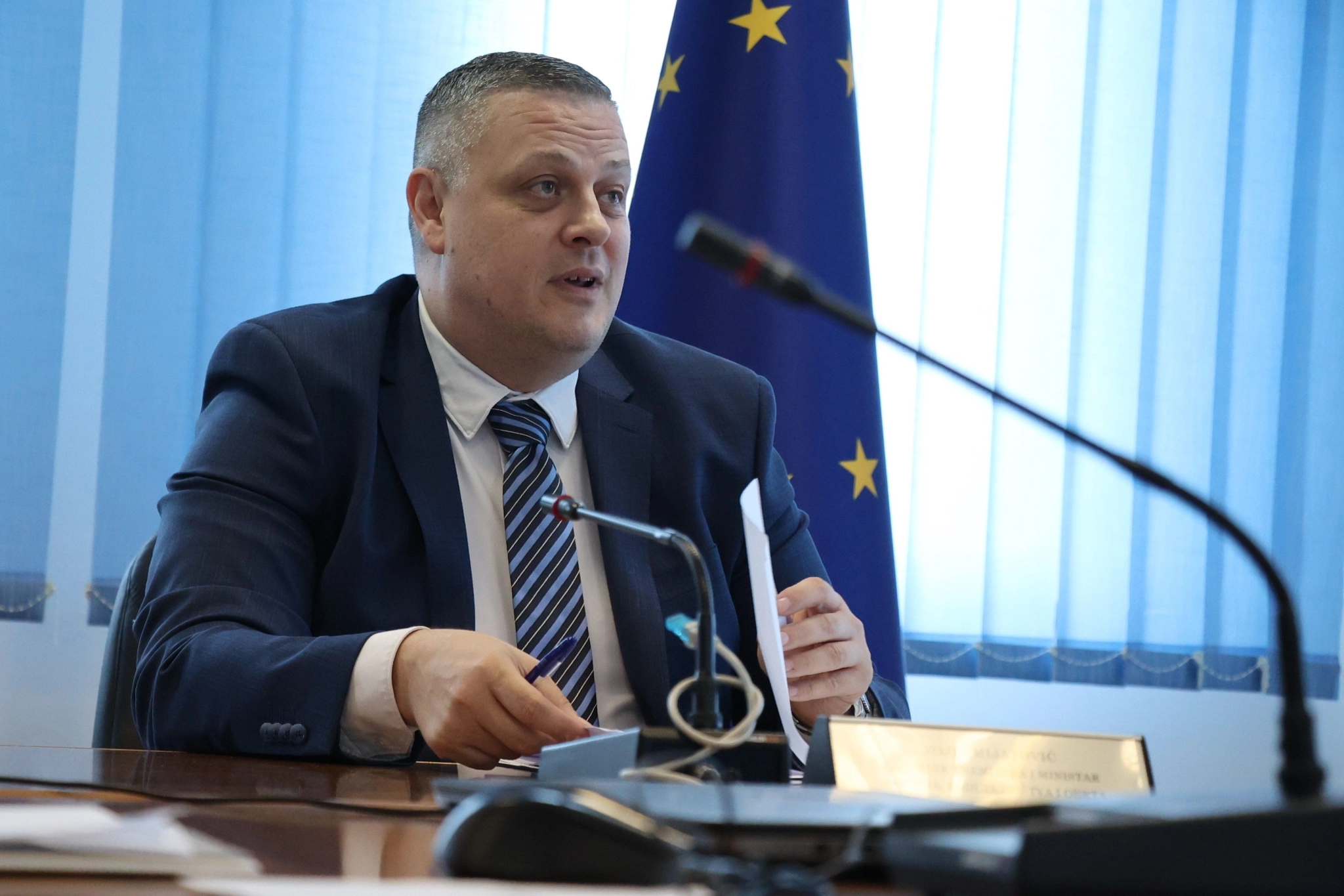 Mijatović potpisao ugovore vrijedne više od 6 milijuna KM