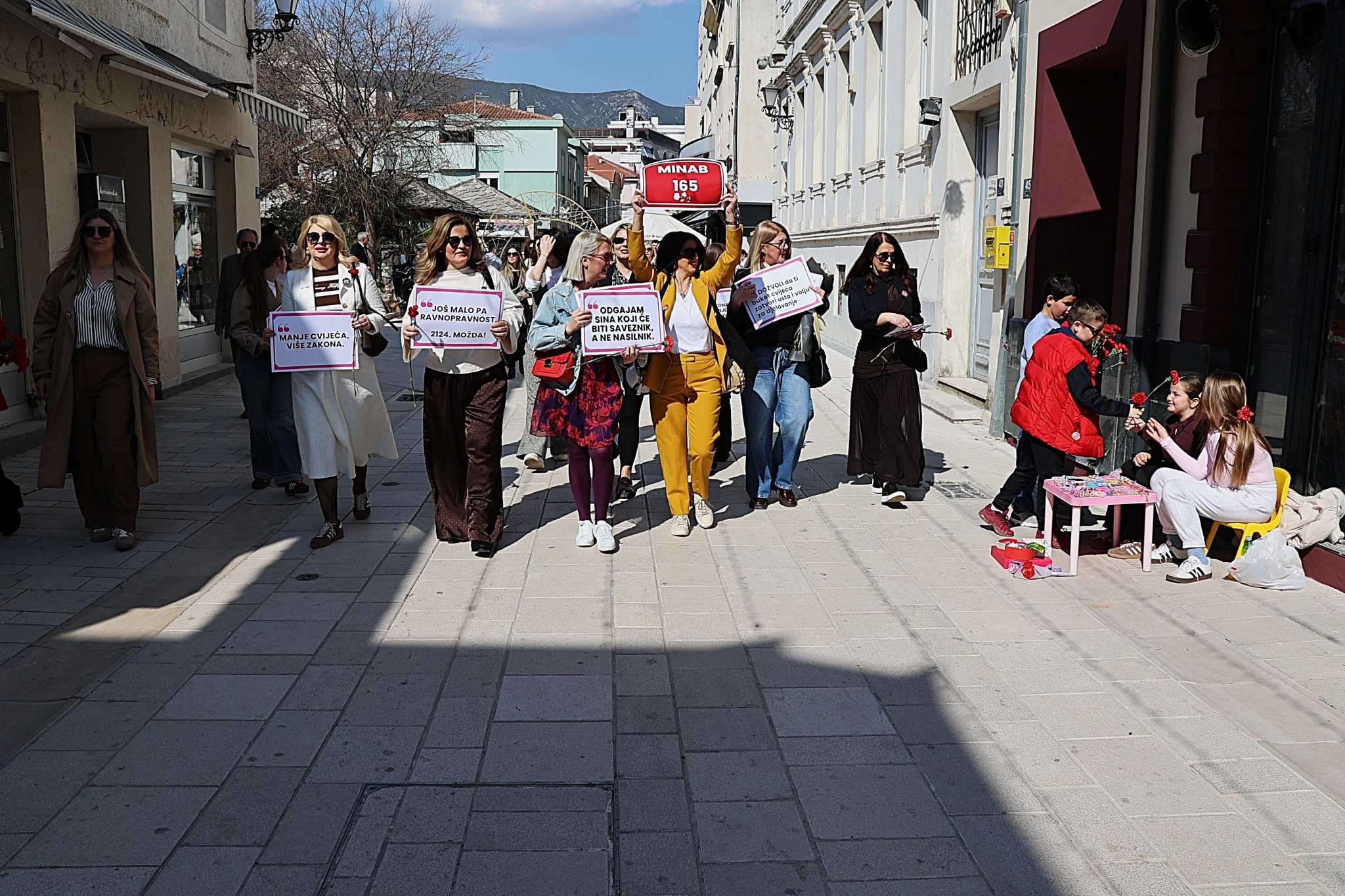 Žene u brojnim gradovima diljem BiH ukazale na probleme u ostvarivanju svojih prava