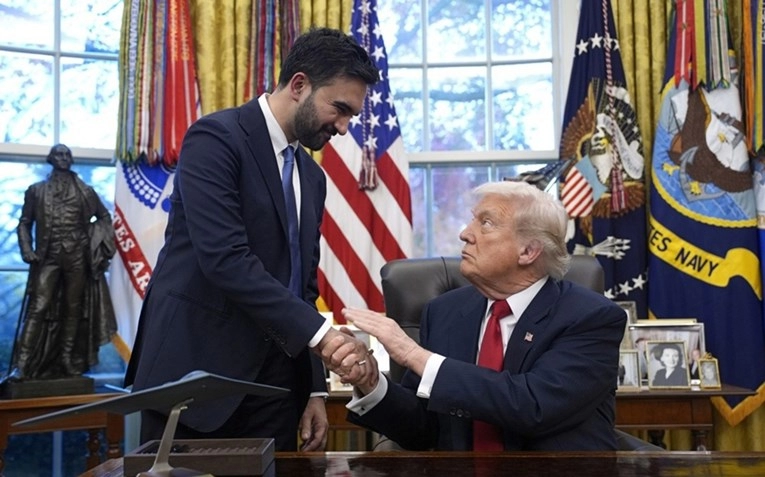 Nastavlja se neobičan odnos Trumpa i Mamdanija. Trump objavio njegovu fotografiju