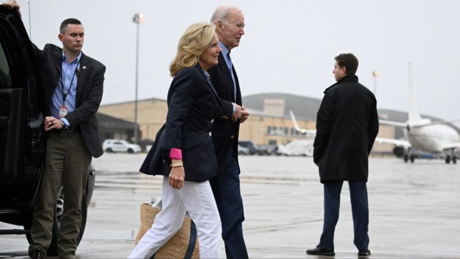 Agent Tajne službe slučajno se upucao dok je čuvao Džil Bajden