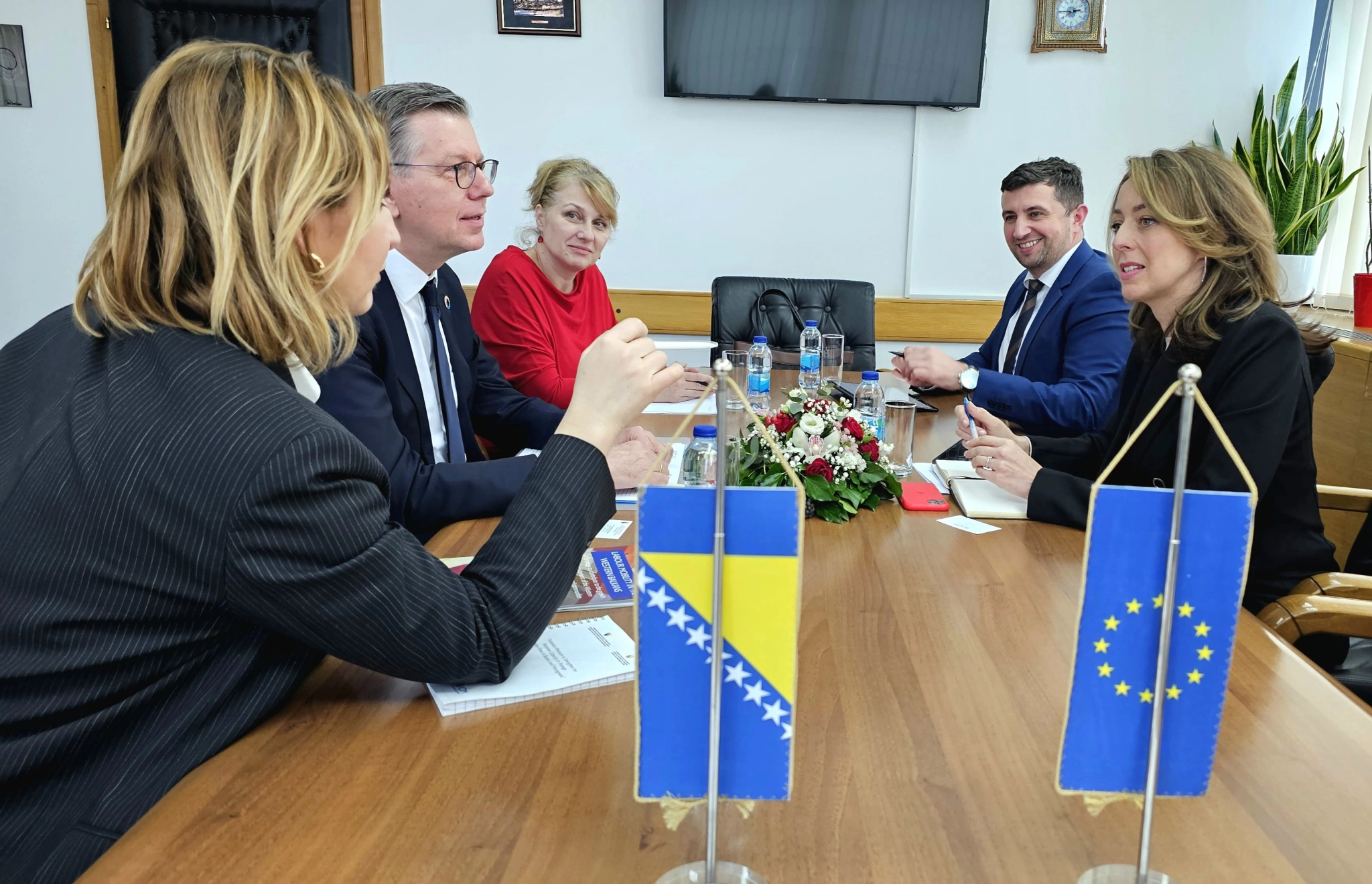 Ministrica Bošnjak s ravnateljem IOM-a za Europu i središnju Aziju Arthurom Erkenom i voditeljicom Ureda IOM-a u BiH Laurom Lungarotti