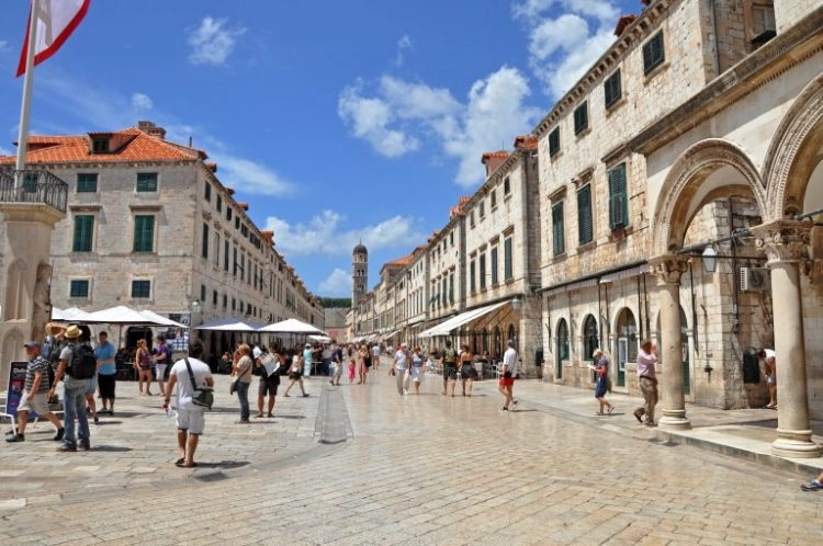 Paprene cijene: Znate li koliko košta dnevna parking karta u Dubrovniku?