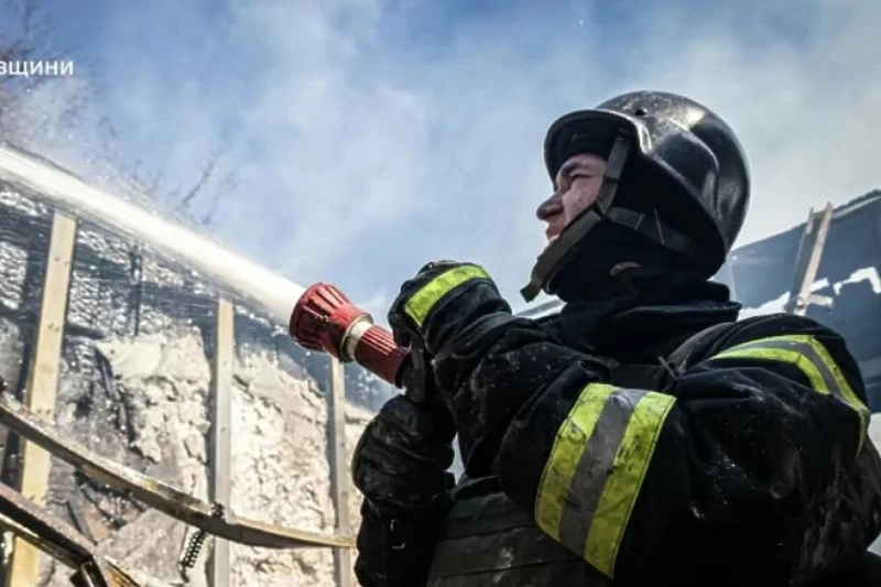 Rusi gađaju civilnu infrastrukturu u Harkovu, utvrđuje se broj povrijeđenih osoba