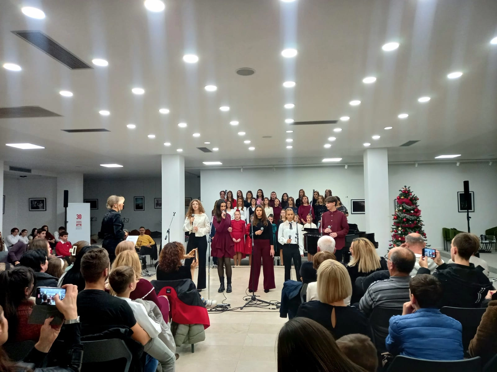 Božićni koncert BELCANTO oduševio publiku!