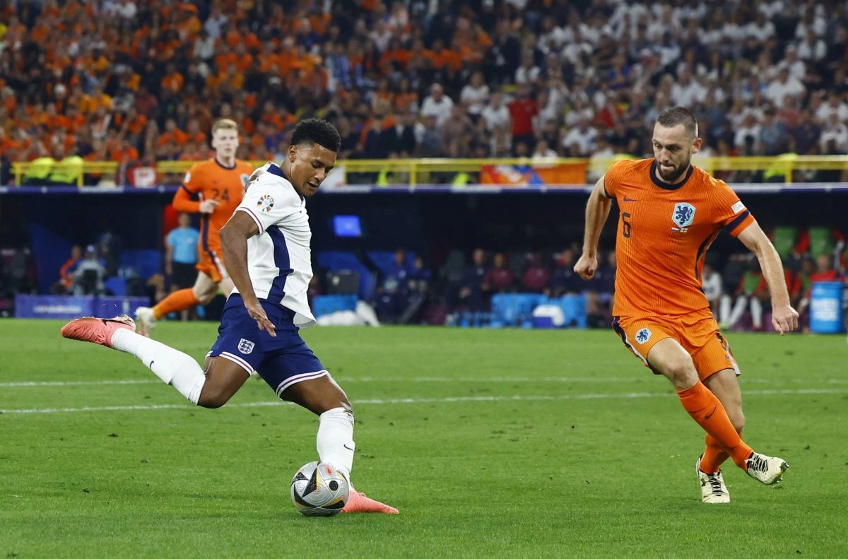 NA OVOM EURU GA GAĐALI ČAŠAMA PIVE: Southgate konačno dobiva poštovanje engleskih navijača?