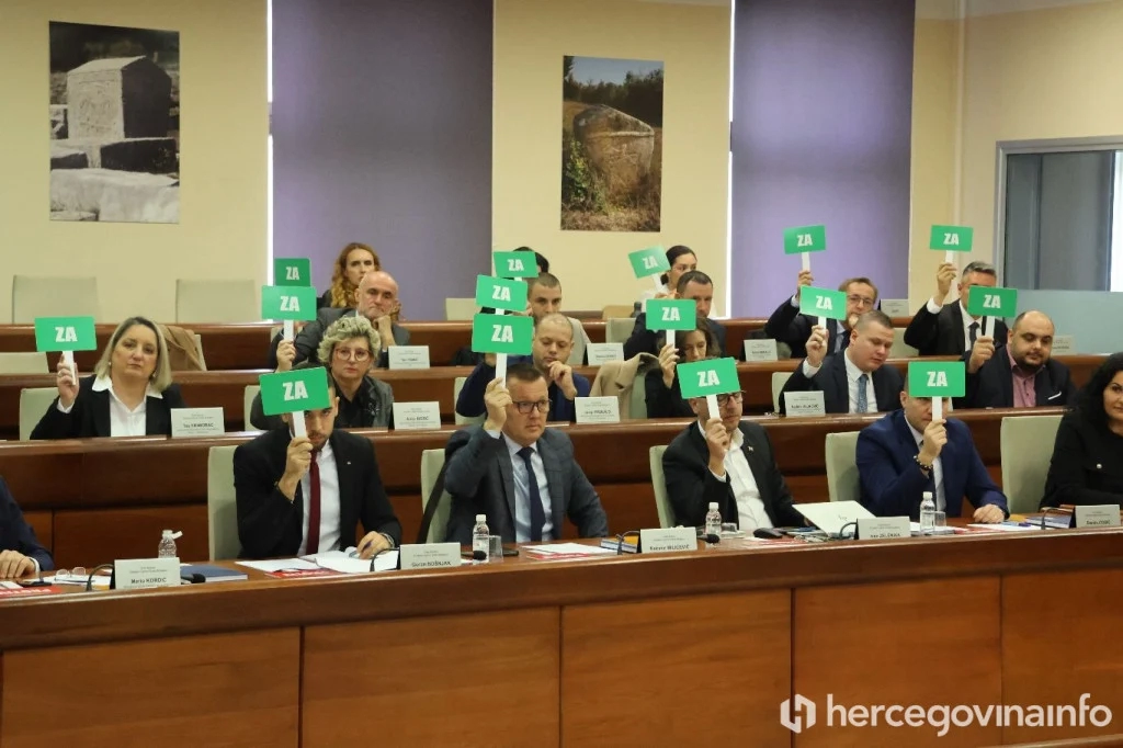 Proračun manji, ali više sredstava za plaće i naknade uposlenih