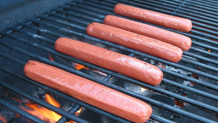 Žena je jela hot dog tjedan dana, evo što joj se dogodilo s tijelom