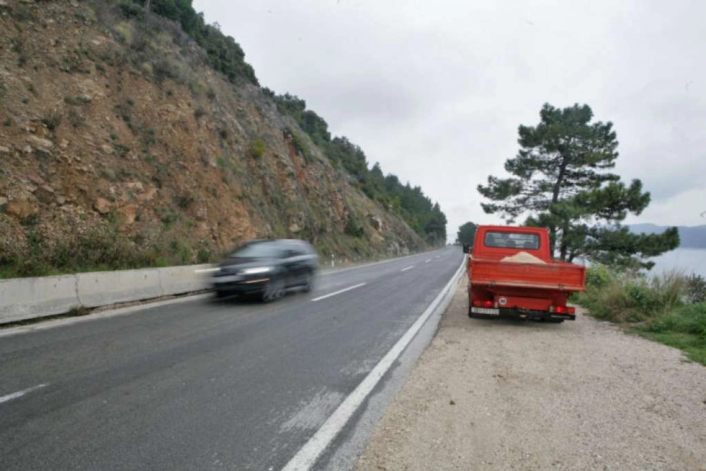 Dubrovnik: Stijena pala na kombi - jedna osoba poginula druga ozlijeđena