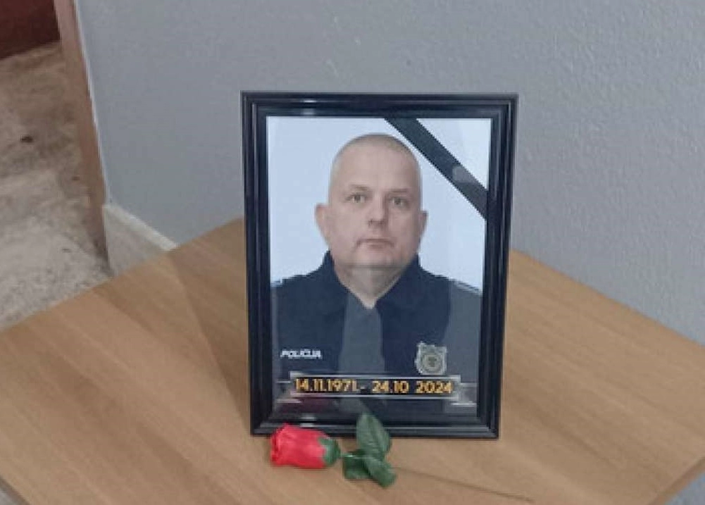U Bosanskom Novom danas će biti sahranjen ubijeni policajac Ozren Maran