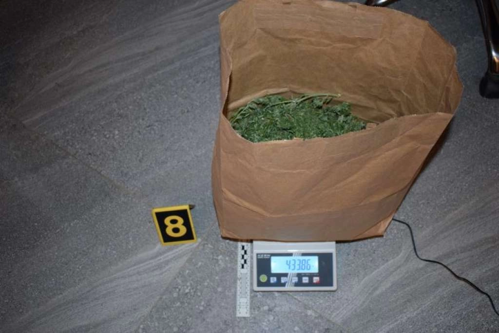 U kući na području Visokog pronađena droga, priveden muškarac