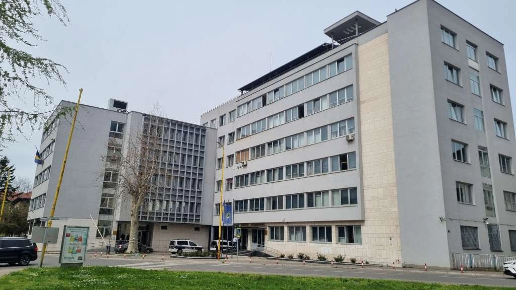 Policija u Srebreniku pronašla ukradeni BMW