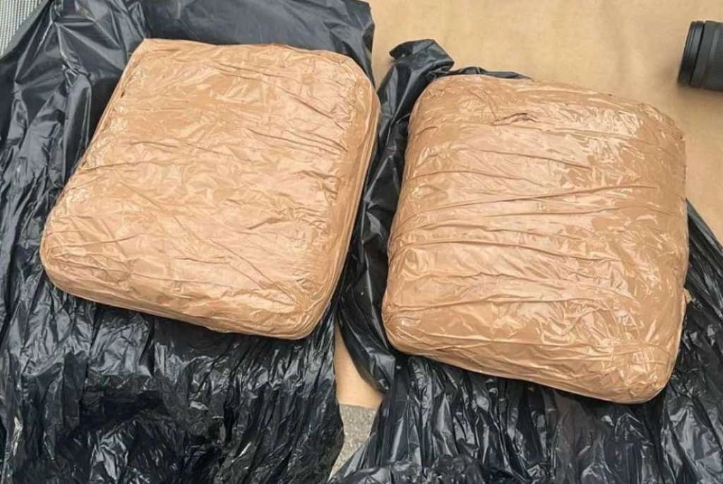 U akciji MUP-a TK oduzeto više od tri kilograma droge i oružje, uhapšene dvije osobe