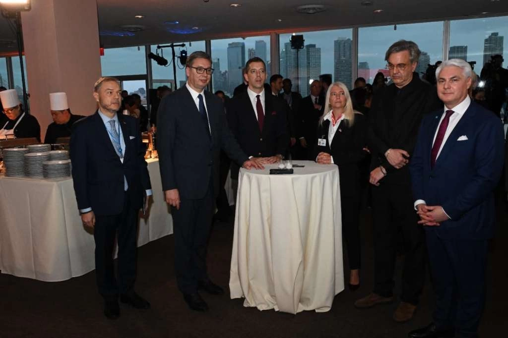 Grenell: Srbija se mora odvojiti od Kine i Rusije