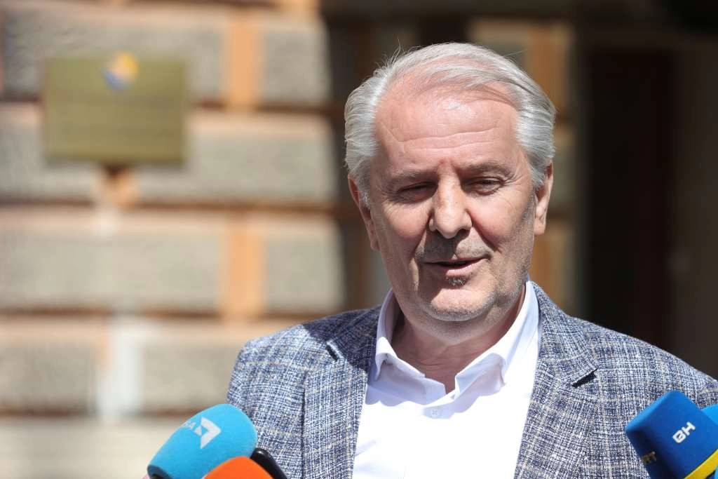 'Prijedlog zakona o južnoj plinskoj interkonekciji neustavno povučen iz procedure'
