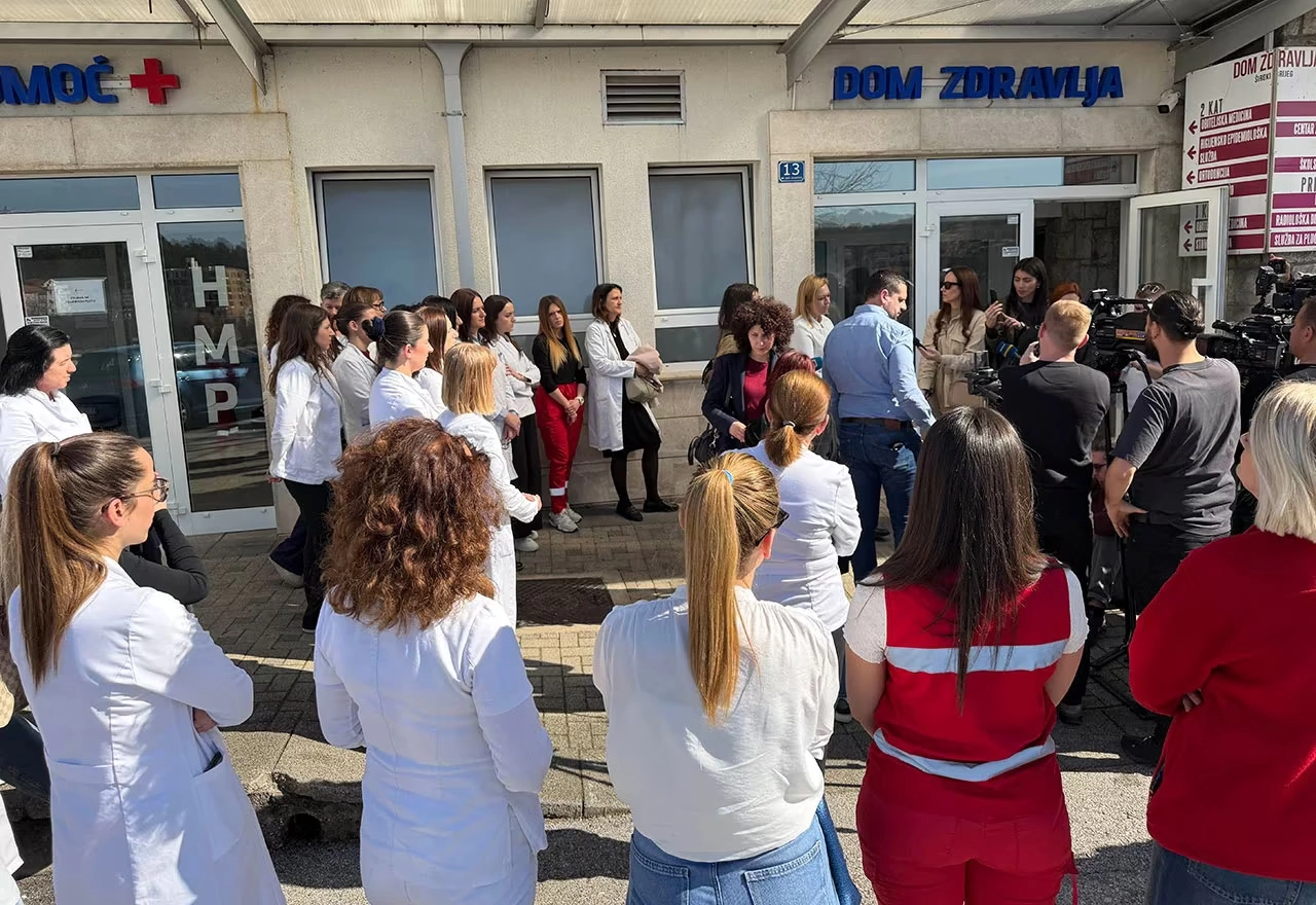 Pedeset i tri liječnika uručila otkaze nakon što Vlada nije udovoljila zahtjevu sindikata