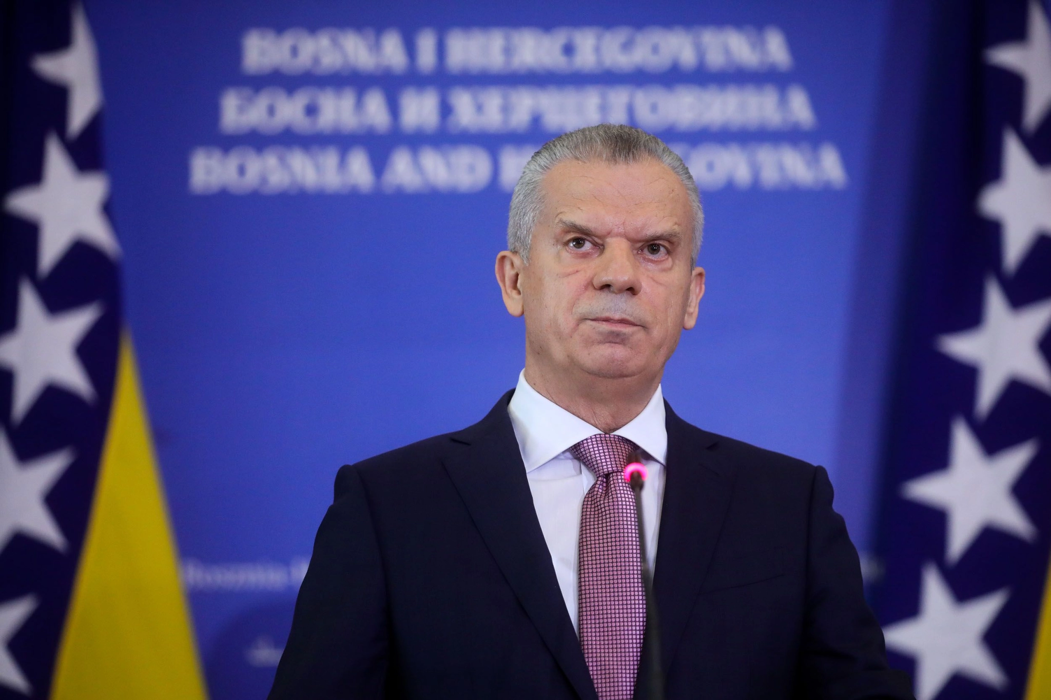 I Radončić digao ruke od 'trojke', a bocnuo i Konakovića
