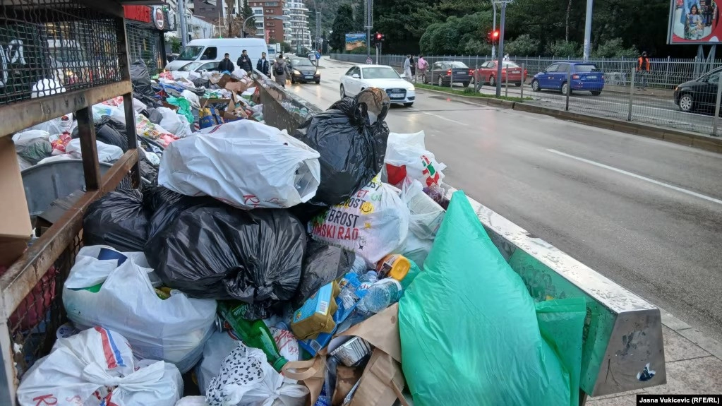 Budva zatrpana smećem