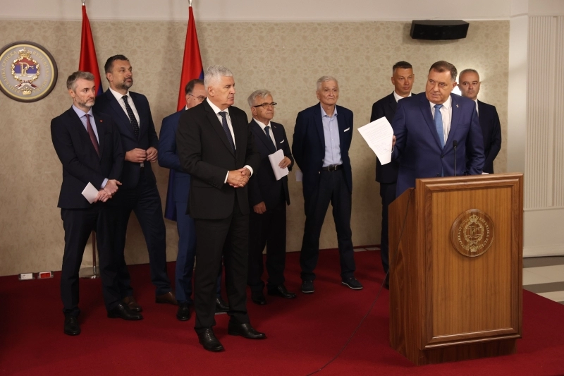 Uhljebi i (kvazi)elite zadovoljni. Državna blagajna punija no ikada od prihoda od poreza