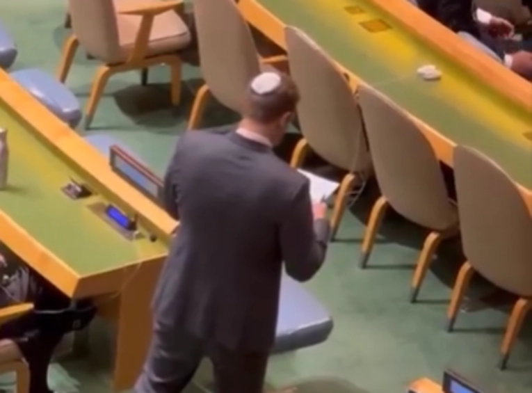 Delegacije napustile Netanyahuov govor, Izraelac popisivao tko je otišao