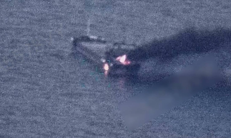 Ruski dron pogodio brod u turskom vlasništvu, izbio požar. Poginuo kuhar