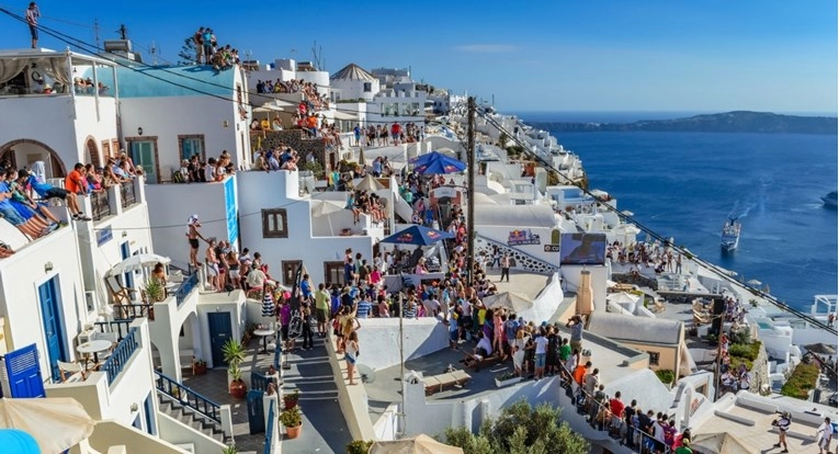 Niz zemljotresa pogodio otok Santorini, grčke vlasti proglasile vanredno stanje