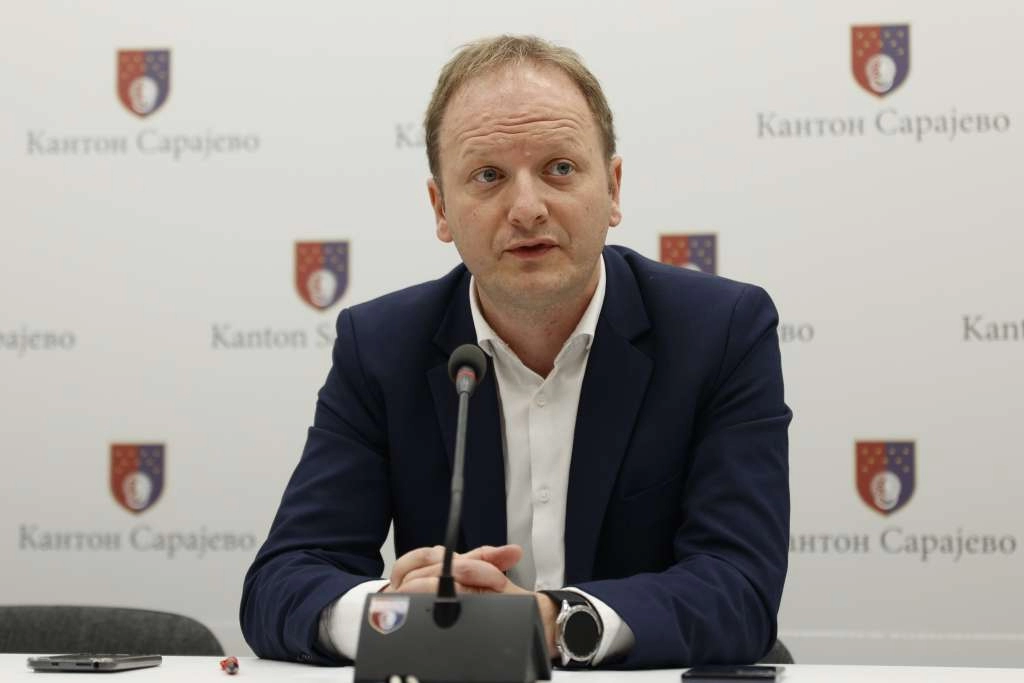 Skupština SŽ jednoglasno donijela odluku o smjeni ministra Bojana Bošnjaka
