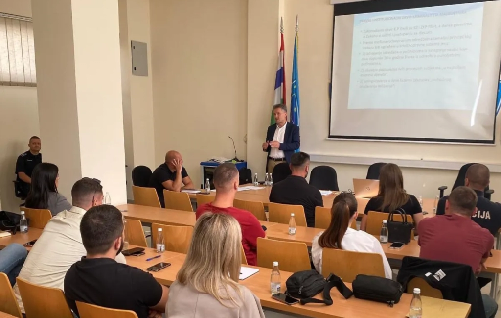 MUP HNŽ: Stručno usavršavanje policijskih službenika za postupanje prema djeci i maloljetnicima