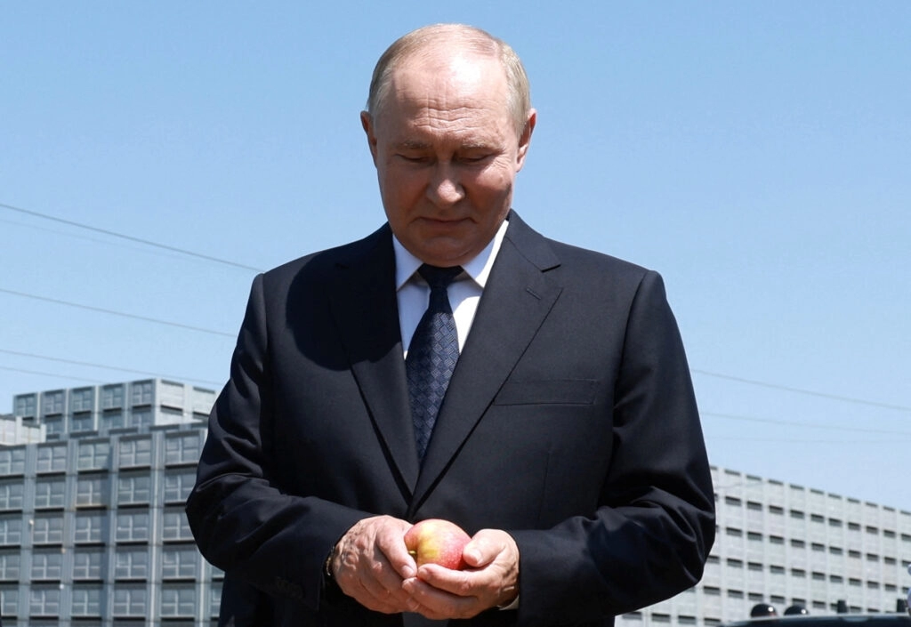 Putin: Kad budemo imali dovoljno Orešnika, neće biti potrebe za nuklearnim oružjem
